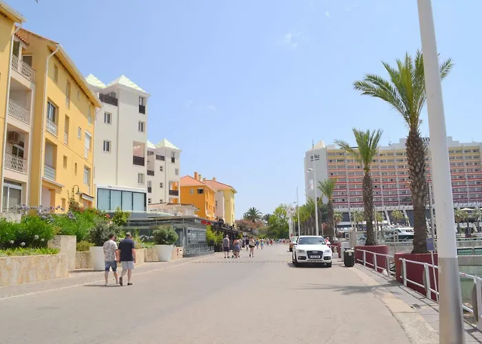 Tp Aqua Marina, Vilamoura Triplex Apartament *